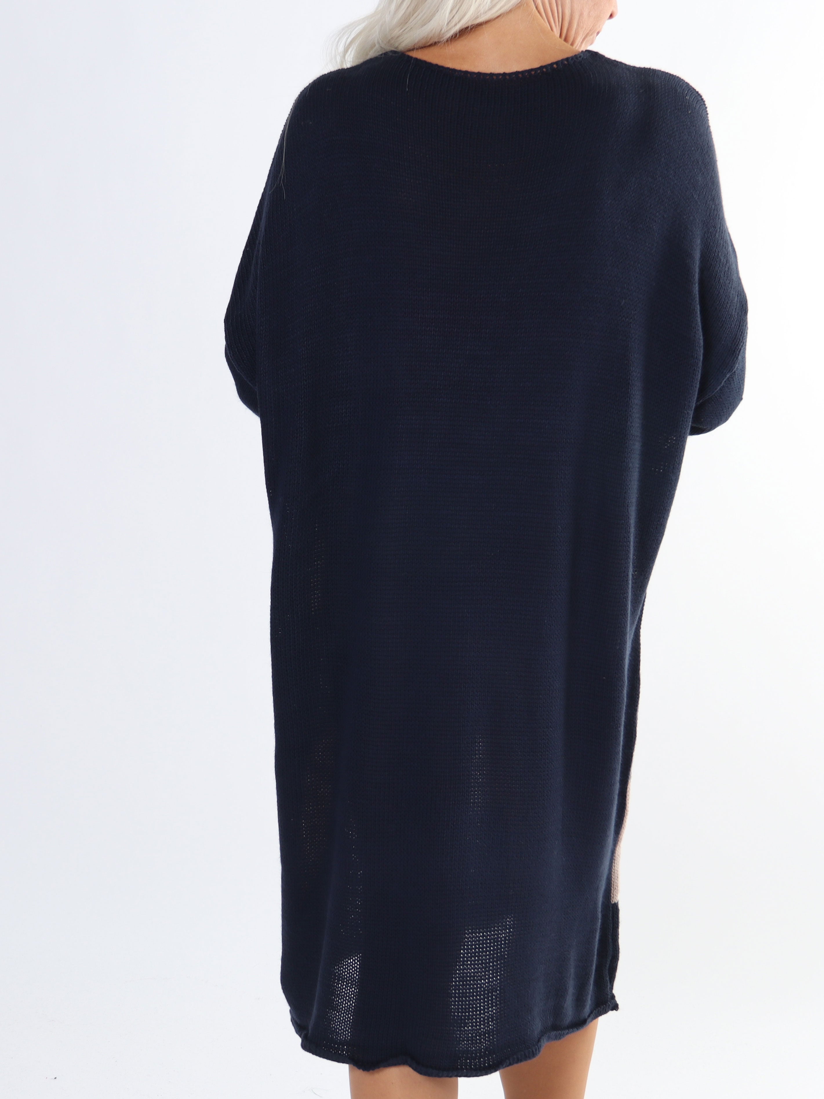 Love - Stickad plus size klänning med breda ränder och text